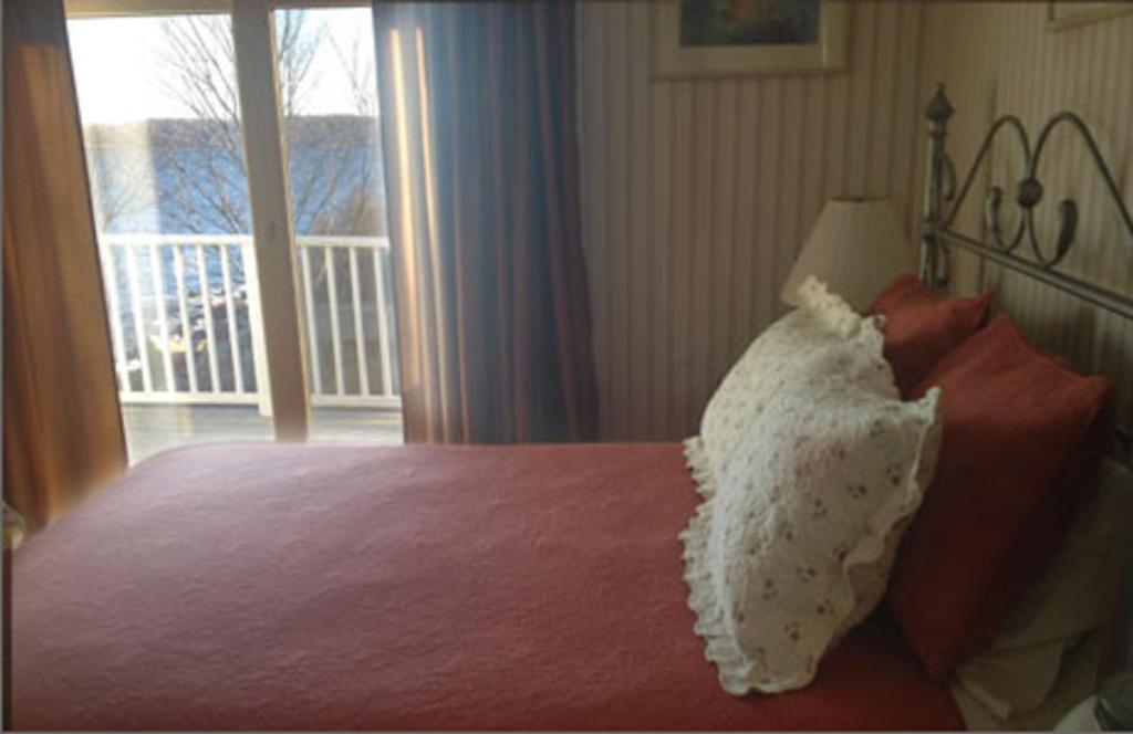 The Quarterdeck Inn By The Sea Rockport Room photo